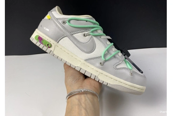 DM1602-114 4 Dunk Nike Low O-W Lot 0721